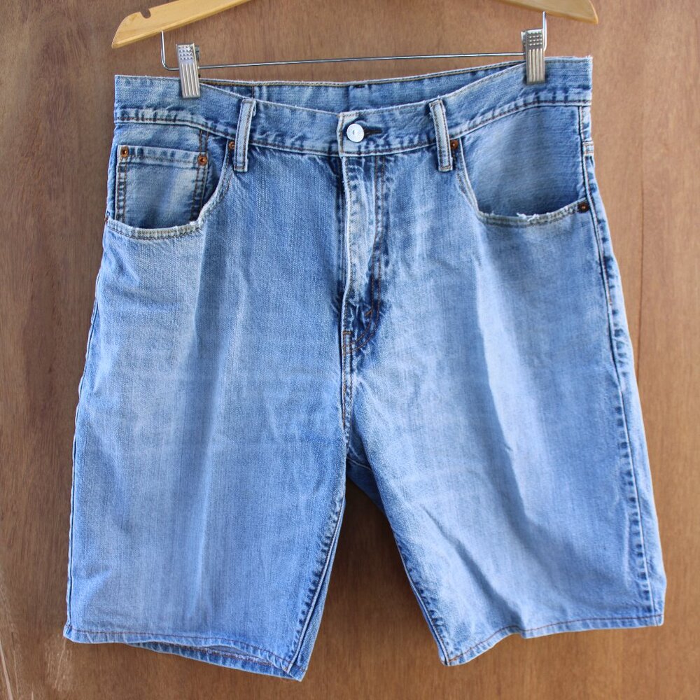 Levi’s 569 Loose Fit Denim Shorts Men’s 34 | Light Wash Faded Blue Distressed